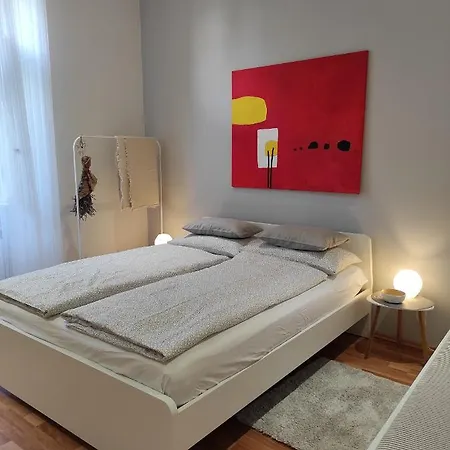 Apartment Albina - A Few Steps From Pula Amphitheatre Exterior photo