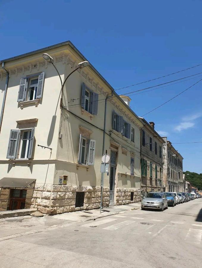 Albina - A Few Steps From Amphitheatre Apartment *